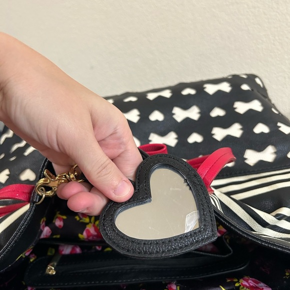 Betsey Johnson New York Black & White Striped Tote With Red Handles & Bow Accent - Picture 6 of 11